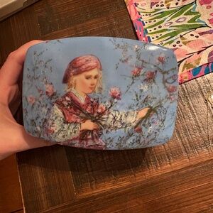 Hibel Vertu Collection Rosenthal Group Germany "Flower Girl" Trinket Box